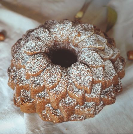 Cake pommes noisettes et cannelle 8 personnes Cake pommes noisettes et cannelle 8 personnes