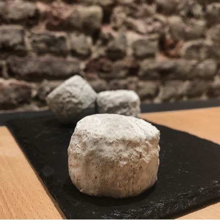 Crottin de Chavignol sec ±50g 1pc Crottin de Chavignol sec ±50g 1pc