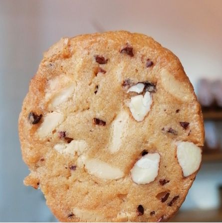 Cookies grué de cacao, amandes, chocolat blanc 125gr Cookies grué de cacao, amandes, chocolat blanc 125gr